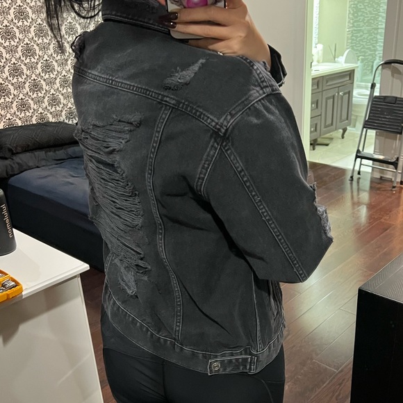 Black Jean ripped jacket , size US0 - Picture 2 of 4